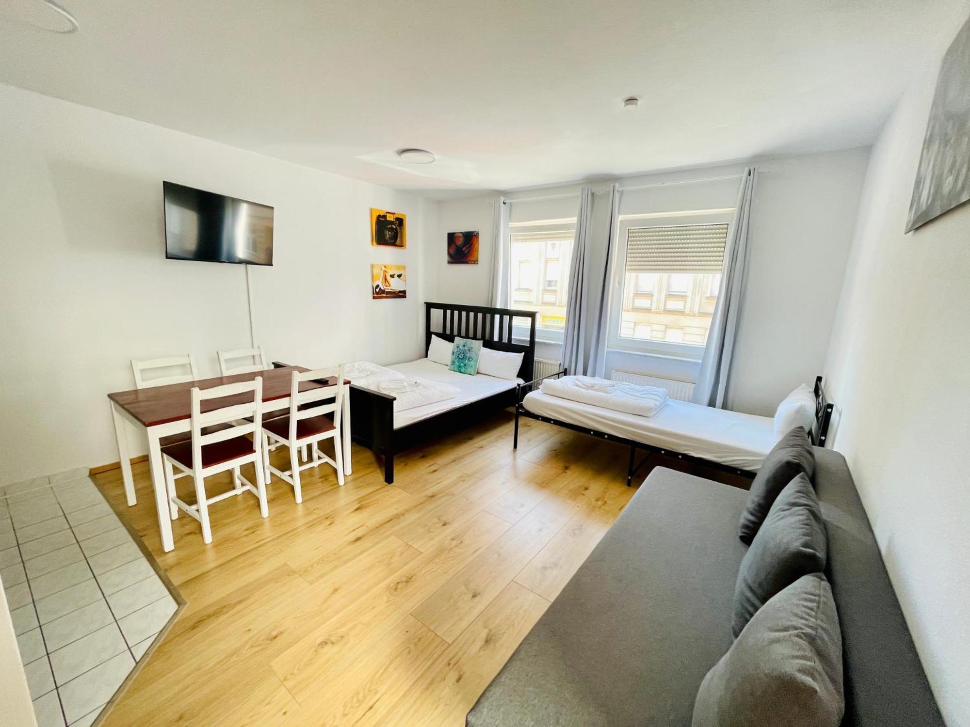 Studio Apartment In Stoetteritz With Balcony - Great Public Transport Links To The City Lipsia Esterno foto